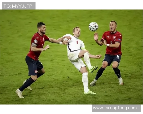 西班牙与瑞士足球对决精彩回顾与赛后分析 西班牙与瑞士足球对决精彩回顾与赛后分析